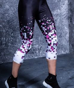 BADINKA Pixel Collapse Capri Leggings